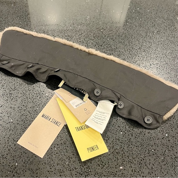 Marfa Stance Shearling Collar in Dark Olive - Picture 6 of 16